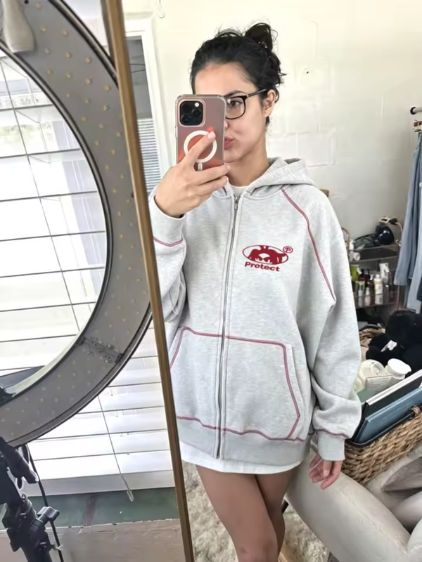 Sarah, 22